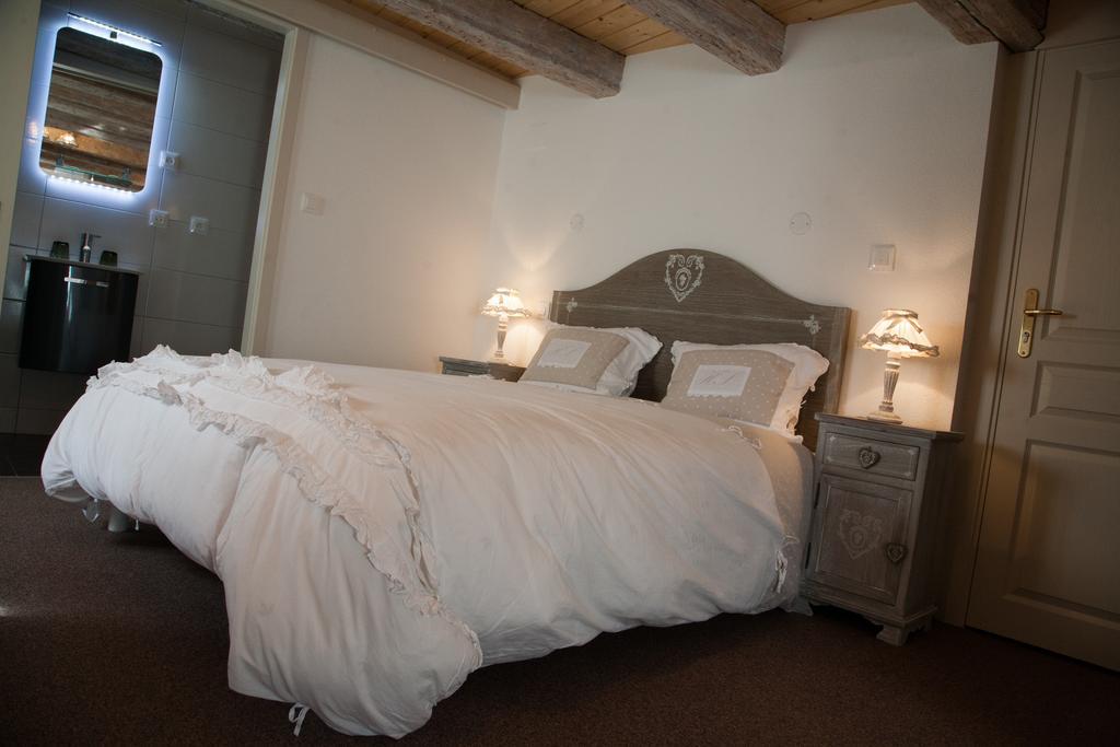 Chambre Le Hupsa Pfannala Saint-Hippolyte  Room photo