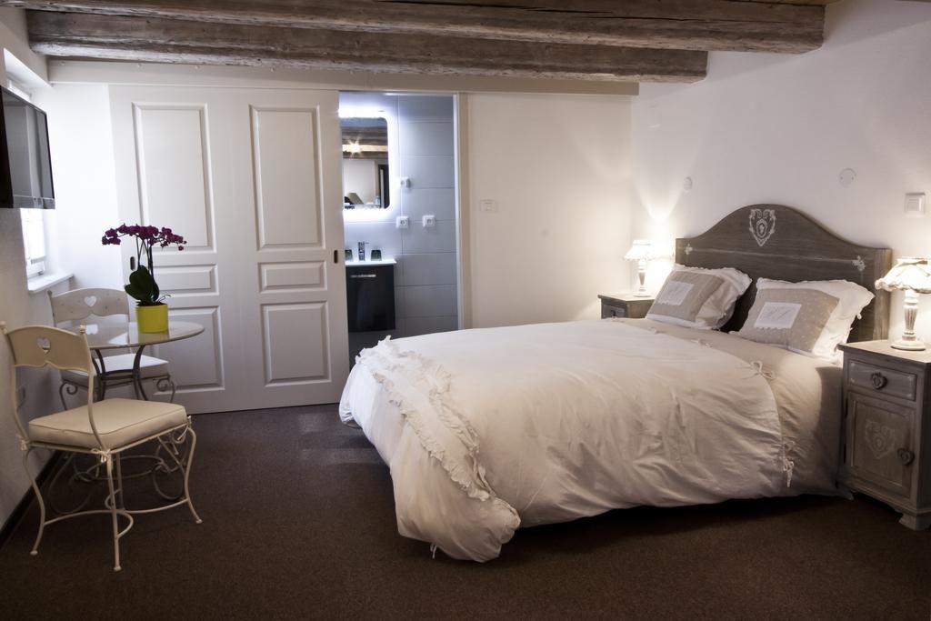Chambre Le Hupsa Pfannala Saint-Hippolyte  Room photo